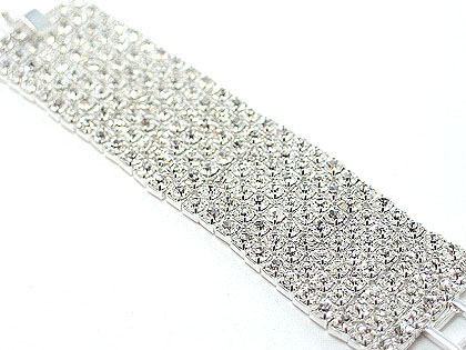 7 rows linked rhinestones clasp bracelet, you will only find this bracelet in the most respected jewelry stores, $100 only through Darenot