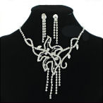 Georgeous and flowing designer necklace with 4 individual drops