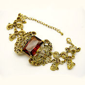 8181 $24Gold Topaz Asutrian crystal Victoriain 1.5in W 9IN L